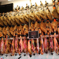 El Corte Inglés trae la Navidad rebajando casi 60 euros el jamón de bellota ibérico que adelanta el Black Friday