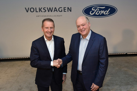 Ford y Volkswagen confirman su alianza para el desarrollo de coches eléctricos y vehículos autónomos