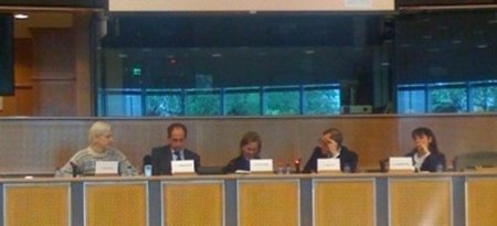 Julian Assange (WikiLeaks) en vivo y en directo desde el Parlamento Europeo