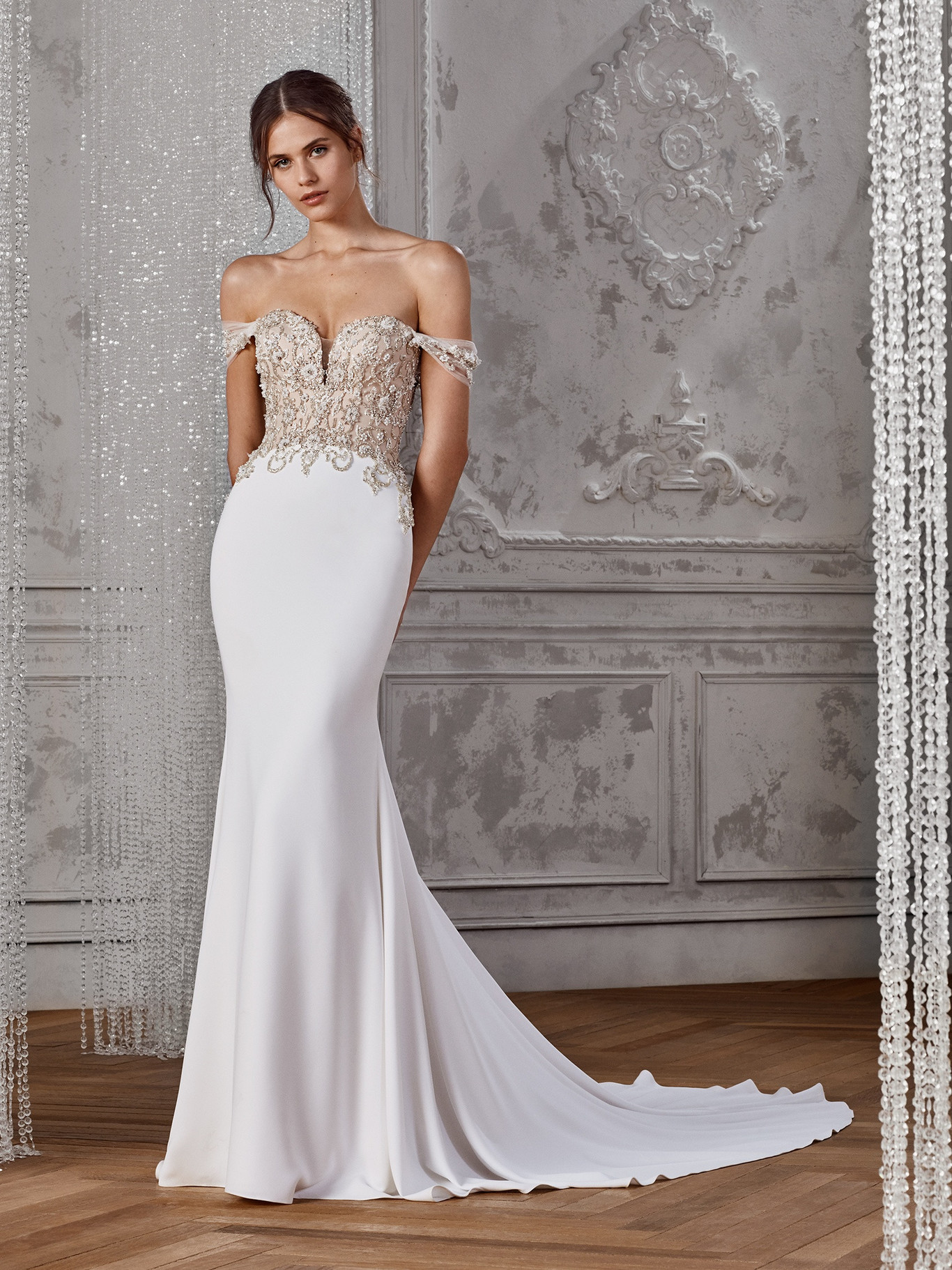 Vestidos de novia de escote corazón: un clásico que nunca falla y de