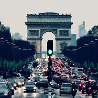 Freno a las emisiones: la UE recorta los niveles de CO₂ para los coches nuevos de cara a 2025