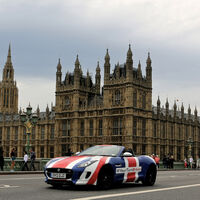 Reino Unido fue más lejos que Europa y prohibió los coches diésel y gasolina para 2030. Ahora no lo tiene tan claro