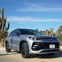 Manejamos el Volkswagen Tiguan 2025 en México: el SUV de VW evoluciona en lo importante, sin cambiar de fórmula