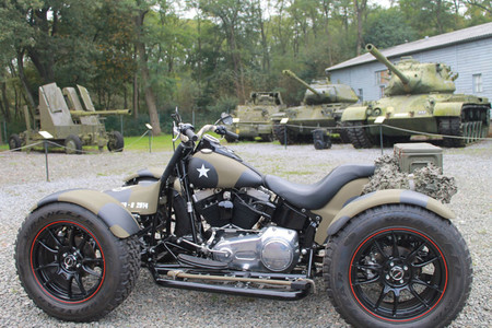 ¿Qué puedes hacer con tu vieja Harley-Davidson? Gastarte 34.000 eurazos y convertirla en quad muy absurdo