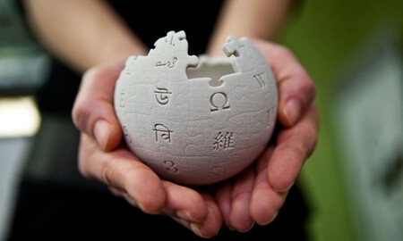 Así es como Wikipedia nos engaña para que donemos dinero usando prácticas muy cuestionables