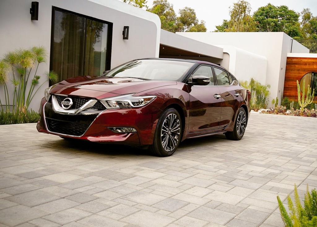 El Nissan Maxima es llamado a revisión en México por posible falla en frenos ABS