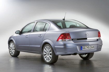 Opel Astra Sedan 2006 trasera