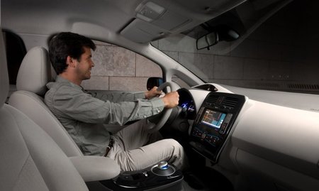 Nissan-Leaf-interior-650px