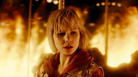 Aquí tenemos el primer tráiler oficial, con un porrón de spoilers, de la largamente esperada película 'Silent Hill: Revelation 3D'