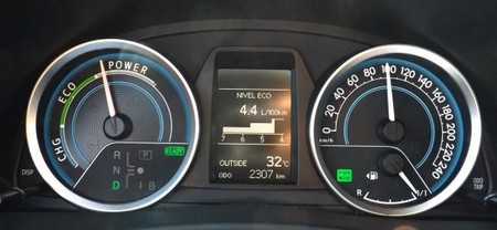 Toyota Auris Touring Sport Hibrido, consumo