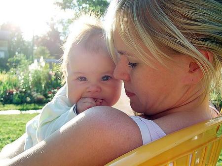 La foto de tu bebé en mayo: con mamá