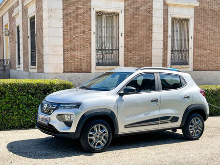 Probamos el Dacia Spring: por fin un coche eléctrico muy barato que cumple su palabra