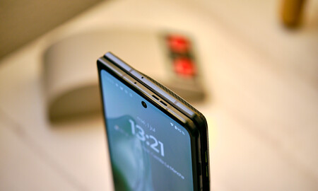 Analisis Motorola Razr Fold 7
