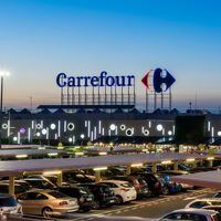 Carrefour ha rebajado hoy un aire acondicionado portátil perfecto para salones medianos y dormitorios grandes