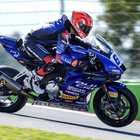 Can Öncü contrasta en Portimao que la entrada de la Yamaha R9 le ha dado un giro de 180 grados al mundial de Supersport 