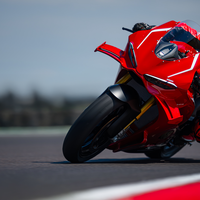 Ducati va a revolucionar la forma de cambiar las marchas en las motos de calle con un invento que viene de MotoGP 