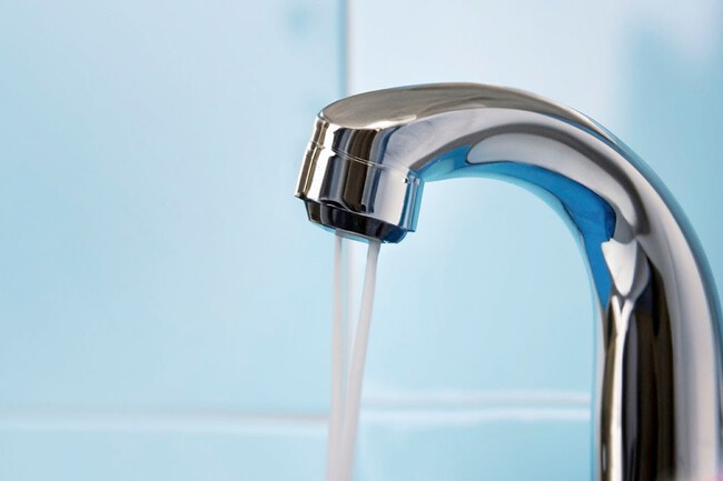 Grifo Echando Agua
