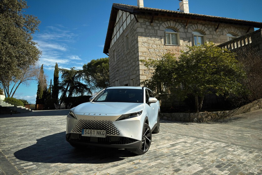 El Omoda 7 SHS quiere ser uno de los híbridos enchufables más vendidos. Sus argumentos son tan buenos como grandes sus ambiciones