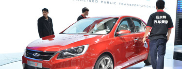 China va a dar el siguiente paso en la guerra del coche eléctrico: romper el estigma de las baterías caras