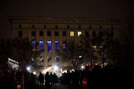 Ficar na fila de Berghain pode levar horas (Getty Images/picture alliance)