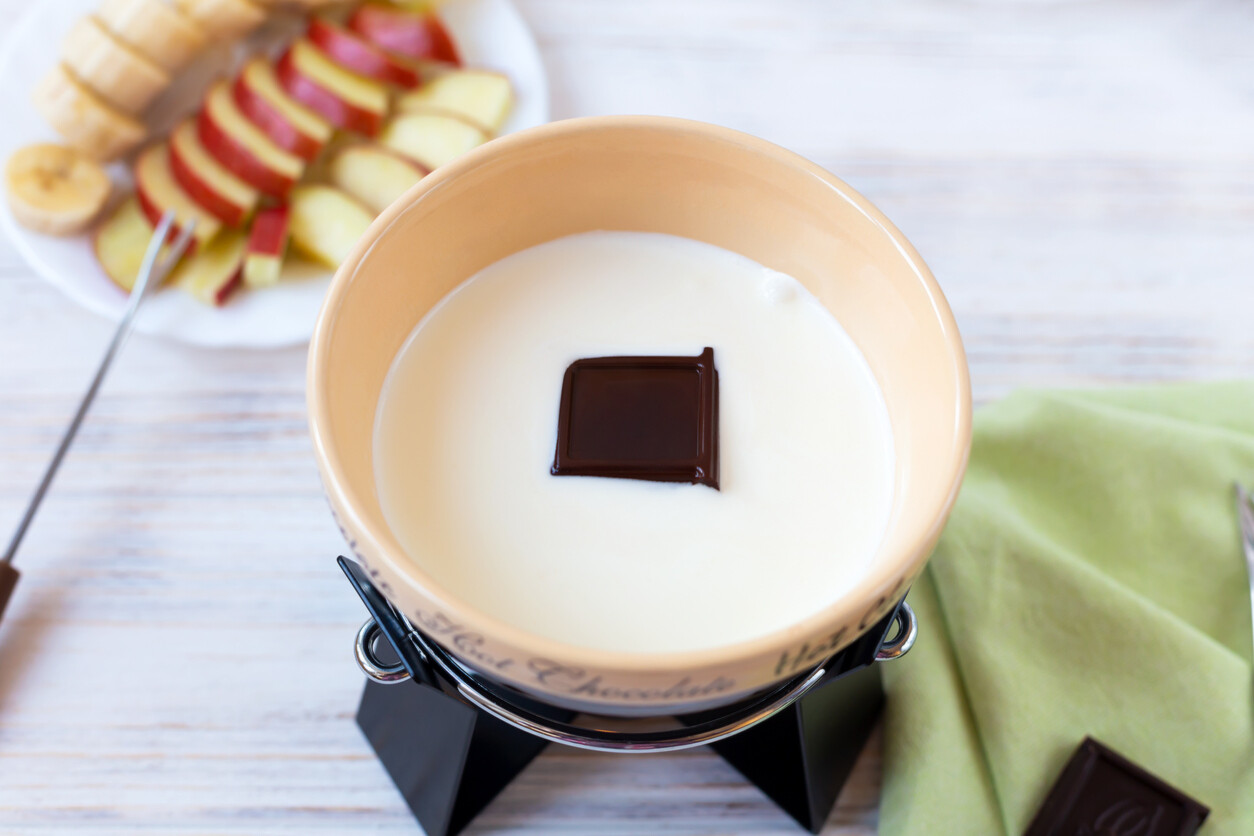 Cómo hacer una fondue de chocolate irresistible fácilmente