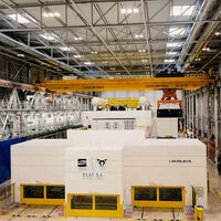 Volkswagen necesita coches eléctricos baratos y España será clave para producirlos con la nueva megaprensa de SEAT, que estampa 4 millones de piezas al año