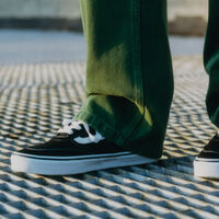 Menos de 40 euros cuestan en rebajas las zapatillas Vans de cuadros que mejor combinan con todo   