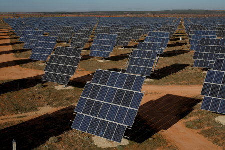 Apple ya tiene permiso para vender el exceso de energía solar que genera