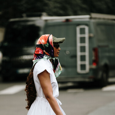 El vestido blanco que más veremos en las fiestas ibicencas está firmado por Cortefiel y cuesta menos de 50 euros