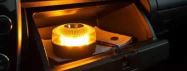 La DGT reconoce que no lo han hecho bien con las balizas. No va a cambiar nada