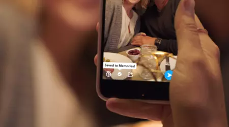 Memories, lo nuevo de Snapchat que permite guardar fotografías y compartirlas después