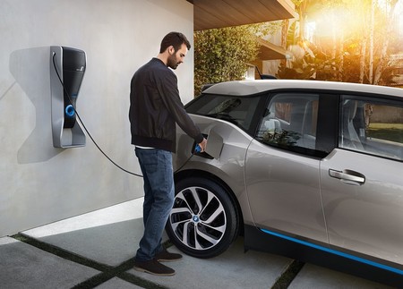 Un coche eléctrico contamina menos que uno convencional aun si su energía proviene de quemar carbón