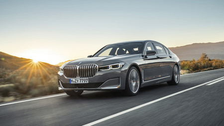 El BMW Serie 7 se pone al día en 2019 con novedades en diseño, motores, tecnología y equipamiento