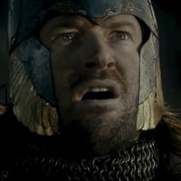 Si has visto El Señor de los Anillos en español es imposible que te hayas dado cuenta, pero un actor hizo dos papeles en la primera peli