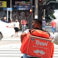 Golpe laboral a Glovo: el Tribunal Supremo declara que los 'riders' son falsos autónomos