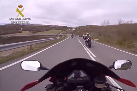 ¡Premio! Más de 14.000 euros en multas para estos moteros autoinculpados al publicar sus infracciones en Youtube