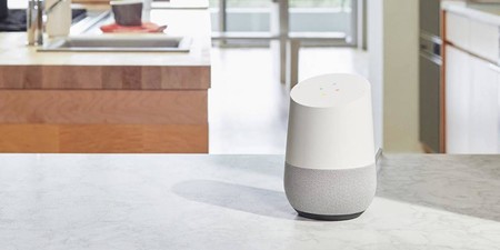 Estrena altavoz inteligente ahorrando 30 euros: MediaMarkt te deja el Google Home por sólo 69 euros