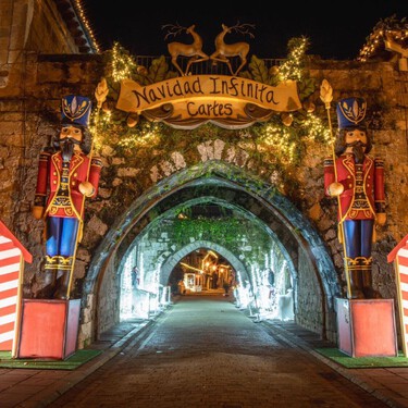Este pueblo medieval se ha convertido en la capital cántabra de la Navidad, un lugar de cuento con un parque mágico de luces 