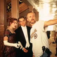 James Cameron reconoce este error en 'Titanic' en una de las escenas más míticas de la película: un momento "realmente hilarante" que aún le molesta 27 años después