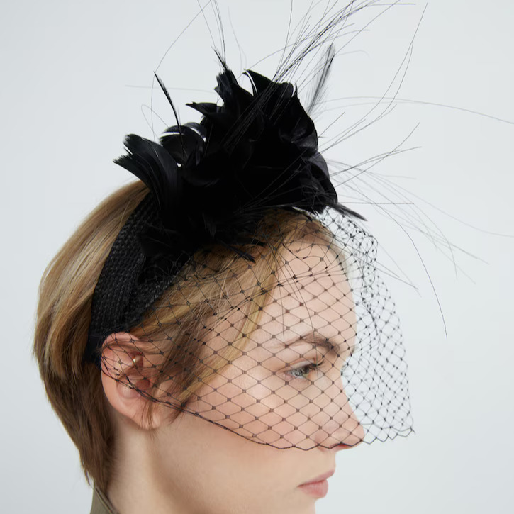 Latouche
Tocado diadema con plumas