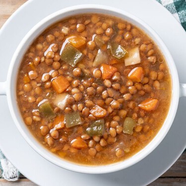 ‘El secreto está en el chorizo’: chef con estrella Michelin da el mejor consejo para unas lentejas más sabrosas