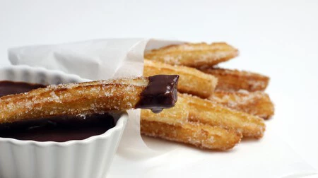 Cómo hacer churros con azúcar caseros. Receta sencilla y sin churrera