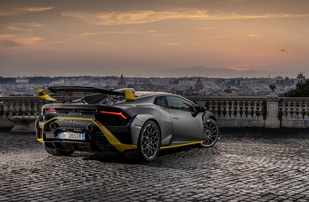 Lamborghini Huracán STO 2021