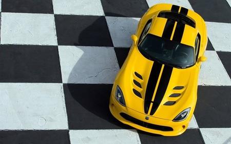 Vista superior del Viper SRT Race Yellow