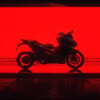 El Honda Forza 750 se deja ver en un nuevo teaser y se alza como el sustituto del Honda Integra, con motor bicilíndrico y cambio DCT