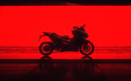 El Honda Forza 750 se deja ver en un nuevo teaser y se alza como el sustituto del Honda Integra, con motor bicilíndrico y cambio DCT