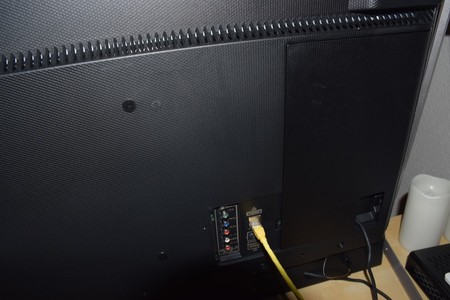 Detalle de la parte trasera donde encontramos las conexiones
