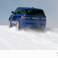 El control de tracción y estabilidad se puede desconectar, pero no para poder derrapar. Tiene un motivo y es esencial para que podamos usar el coche con nieve 