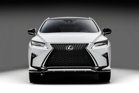 Lexus se apunta al hidrógeno, quieren un modelo de pila de combustible en 2020