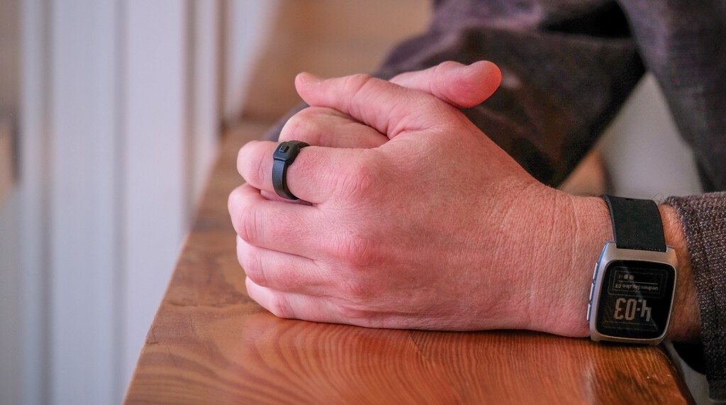 Un anillo que no necesita la nube y no se carga: Pebble quiere que llevemos una “memoria externa” para el cerebro en el dedo 